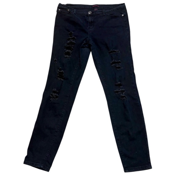 🌺SILVER CRUSH Women's Black Distressed Stretchy Jeans - Picture 1 of 8